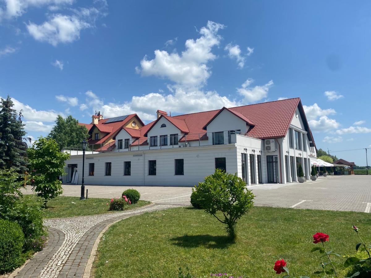 Hotel Zajazd Polonez Tuczempy Exterior photo